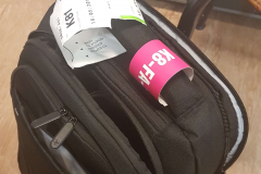 tas-met-platform-stikker